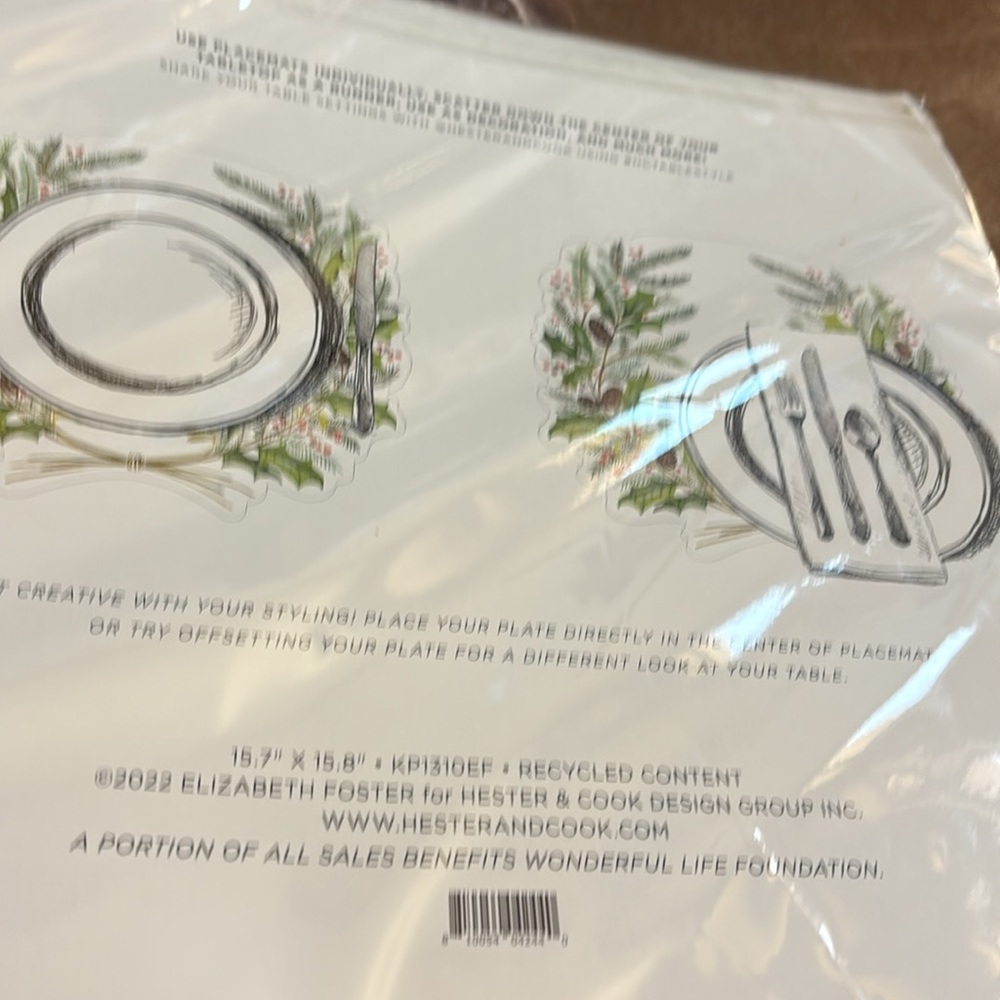 Hester and Cook DIE-CUT CHRISTMAS SPRIGS PLACEMAT pack of 12 - Picture 5 of 6